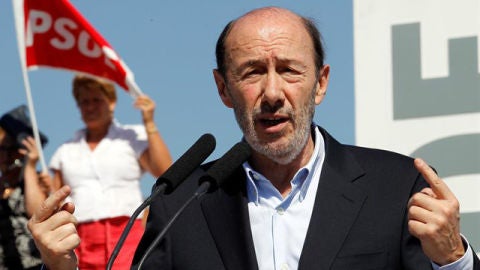 Rubalcaba en un mitin en Alcorc&oacute;n (Madrid)