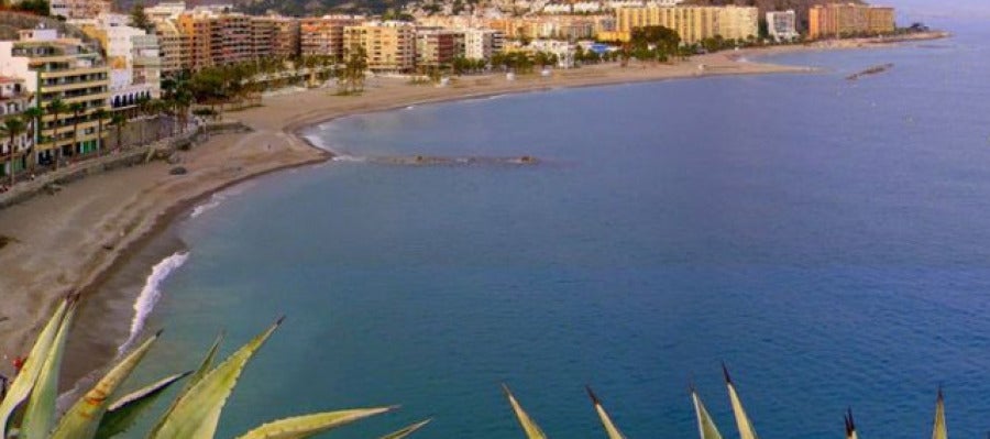 Playa de Puerta del Mar, Almuñecar (Granada) Playa de Puerta del Mar, Almuñecar (Granada)