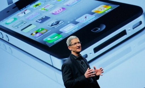 Apple se niega a desbloquear el iPhone de uno de los autores del tiroteo en California Apple se niega a desbloquear el iPhone de uno de los autores del tiroteo en California