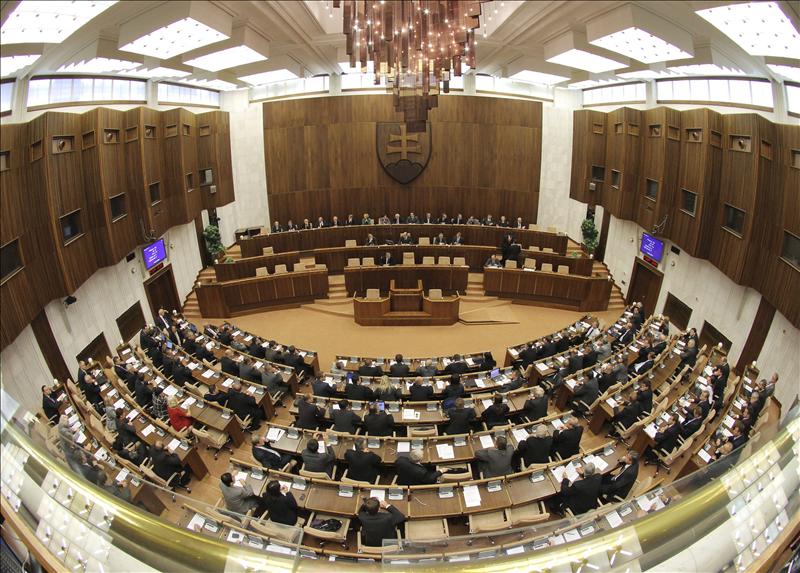 Eslovaquia aprueba una ley para evitar la propagación del Islam Eslovaquia aprueba una ley para evitar la propagación del Islam