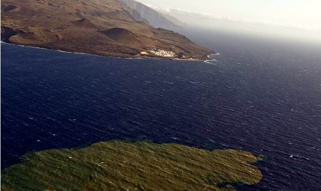 La Brújula de la ciencia: "Si las erupciones siguen, tendremos más costa sur en El Hierro" La Brújula de la ciencia: "Si las erupciones siguen, tendremos más costa sur en El Hierro"