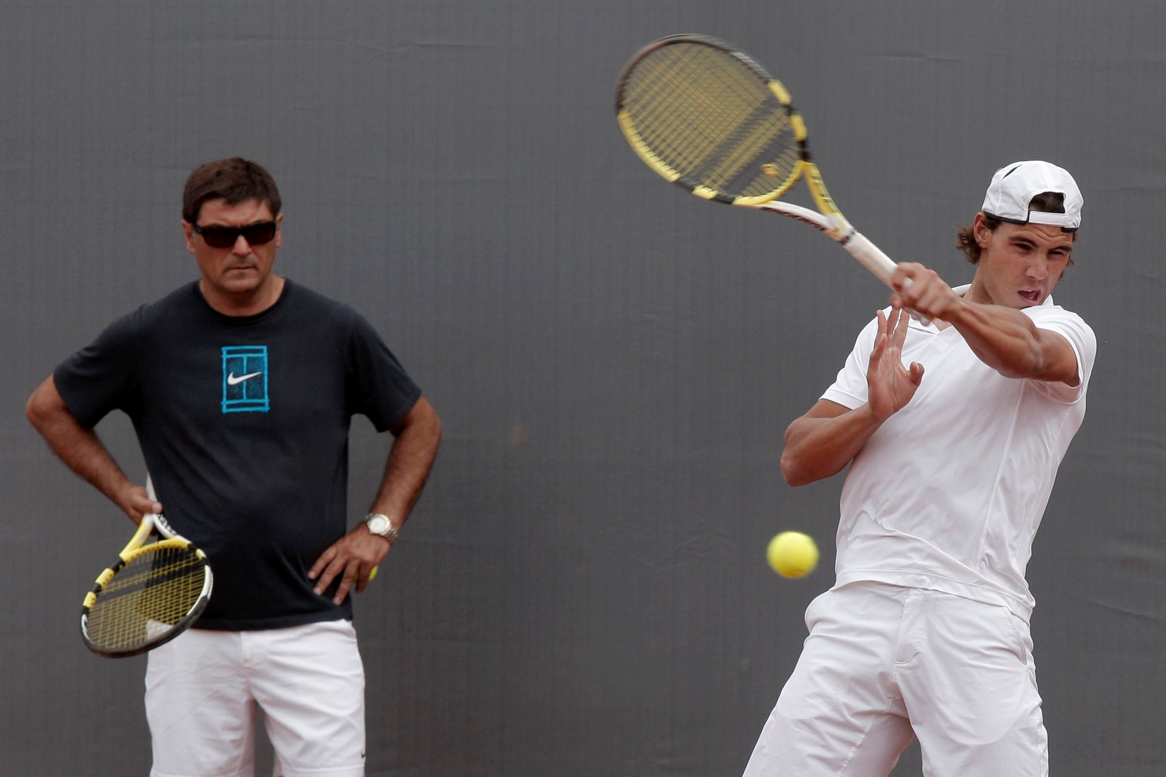 Toni Nadal en Al Primer Toque: 'Ha sido una de las decisiones más tristes de la carrera de Rafa' Toni Nadal en Al Primer Toque: 'Ha sido una de las decisiones más tristes de la carrera de Rafa'
