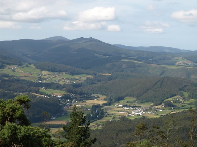 La comunidad vecinal de San Tirso de Abres, Pueblo Ejemplar 2011 La comunidad vecinal de San Tirso de Abres, Pueblo Ejemplar 2011