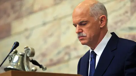 George Papandréu se dirige a los miembros del PASOK durante un acto en el parlamento en Atenas George Papandréu se dirige a los miembros del PASOK durante un acto en el parlamento en Atenas
