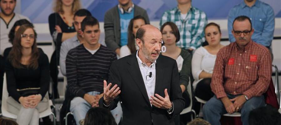 Rubalcaba, en un acto con los voluntarios de su campaña Rubalcaba, en un acto con los voluntarios de su campaña