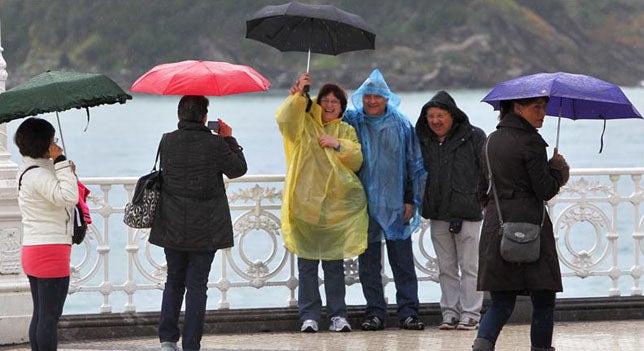 Alerta amarilla en diez provincias por lluvias Alerta amarilla en diez provincias por lluvias