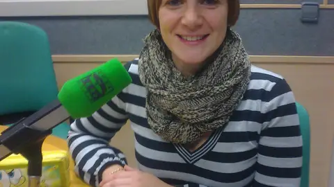 AZUCENA VENCE COMENTARIO AZUCENA VENCE COMENTARIO