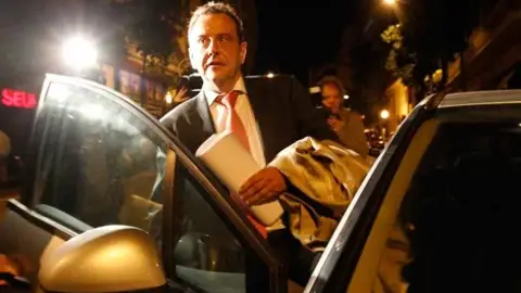 Pedro Horrach tras registrar las oficinas de Urdangarin el lunes. | Q. García Pedro Horrach tras registrar las oficinas de Urdangarin el lunes. | Q. García