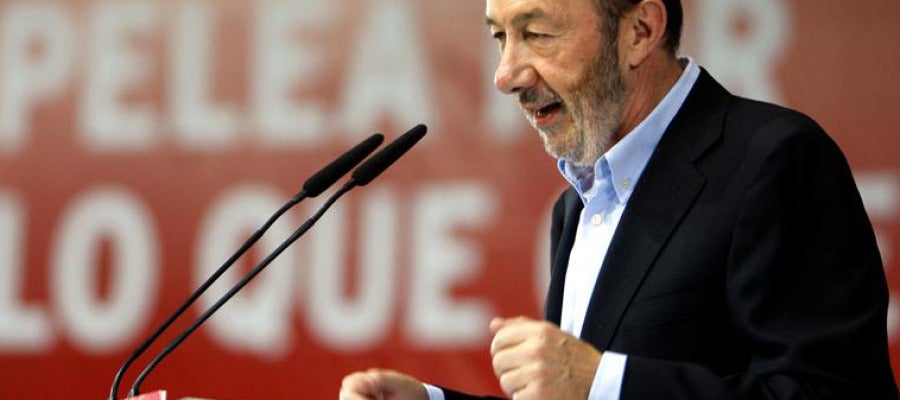 Rubalcaba, durante su intervención en un mitin en Zaragoza Rubalcaba, durante su intervención en un mitin en Zaragoza