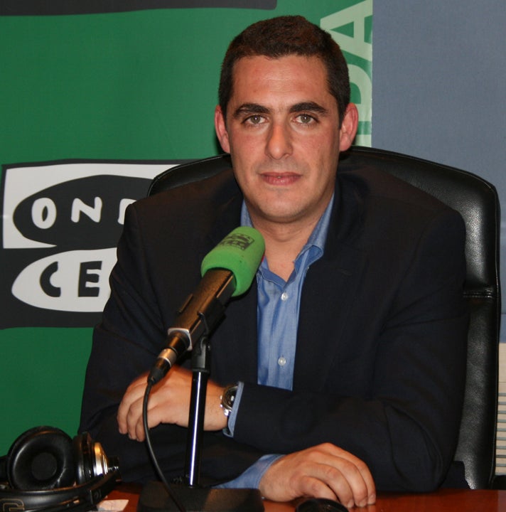 Tea Party con Antonio Naranjo: 'Lo que puede salir de CiU y ERC es un engendro' Tea Party con Antonio Naranjo: 'Lo que puede salir de CiU y ERC es un engendro'