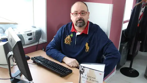 Carlos Ruiz Zafón, durante el encuentro digital en antena3.com Carlos Ruiz Zafón, durante el encuentro digital en antena3.com