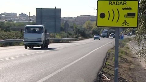 Aviso de radar en la carretera