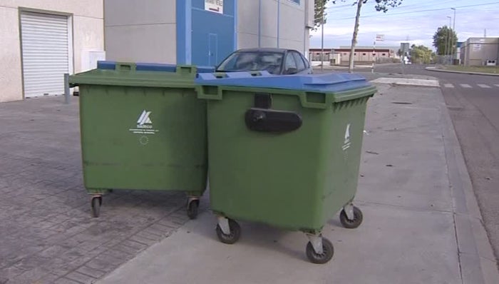 Hallan el cadáver de un bebé recién nacido en un contenedor de basura de Gijón Hallan el cadáver de un bebé recién nacido en un contenedor de basura de Gijón