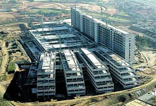 Identificados los autores de 13 avisos falsos de bomba en el HUCA Identificados los autores de 13 avisos falsos de bomba en el HUCA