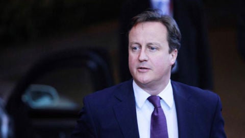 David Cameron, fotografiado a su llegada a la cumbre de jefes de estado de la Eurozona