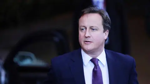 David Cameron, fotografiado a su llegada a la cumbre de jefes de estado de la Eurozona David Cameron, fotografiado a su llegada a la cumbre de jefes de estado de la Eurozona