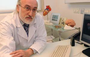 Dr. Ramón Cacabelos: "Hoy día podemos predecir el Alzheimer 20 o 30 años antes de que aparezca. Algo hemos avanzado" Dr. Ramón Cacabelos: "Hoy día podemos predecir el Alzheimer 20 o 30 años antes de que aparezca. Algo hemos avanzado"