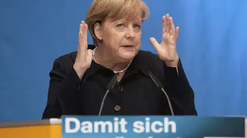 Merkel rechaza las especulaciones sobre la insolvencia de Grecia Merkel rechaza las especulaciones sobre la insolvencia de Grecia