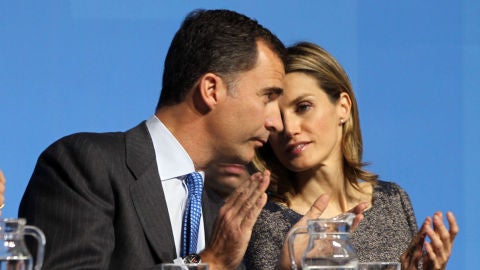 Don Felipe y do&ntilde;a Letizia en un acto de la Fundaci&oacute;n Pr&iacute;ncipe de Girona