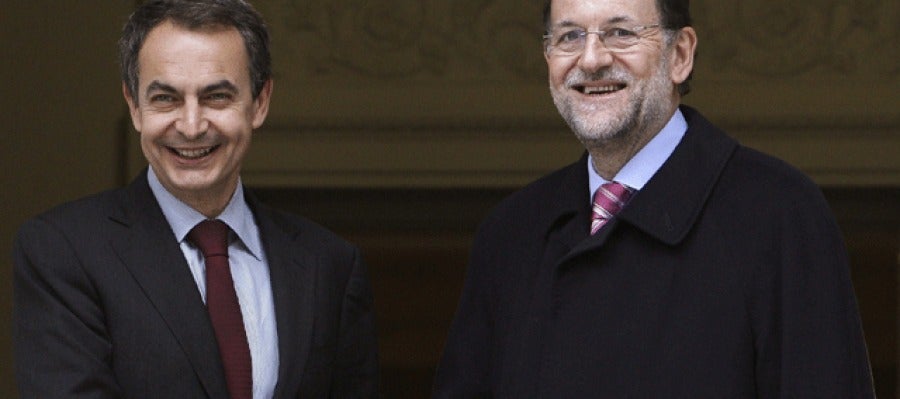 Mariano Rajoy y Zapatero, en Moncloa Mariano Rajoy y Zapatero, en Moncloa