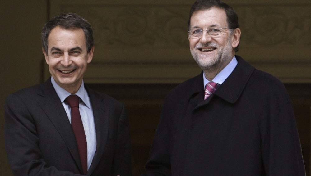Mariano Rajoy y Zapatero, en Moncloa