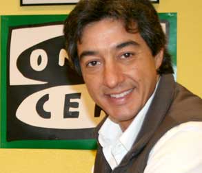 Escuche usted a sus vecinos con Juan Valderrama Escuche usted a sus vecinos con Juan Valderrama