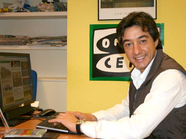 Escuche usted a sus vecinos con Juan Valderrama Escuche usted a sus vecinos con Juan Valderrama