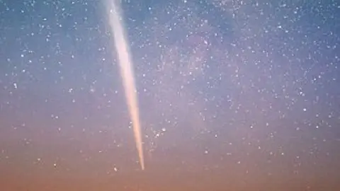 Cometa al atardecer Cometa al atardecer