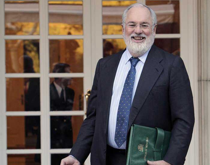 Entrevista con Miguel Arias Cañete Entrevista con Miguel Arias Cañete