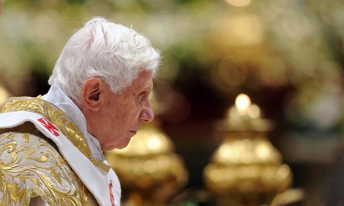 Benedicto XVI renuncia al Pontificado: "No tengo fuerzas para ejercer el cargo" Benedicto XVI renuncia al Pontificado: "No tengo fuerzas para ejercer el cargo"