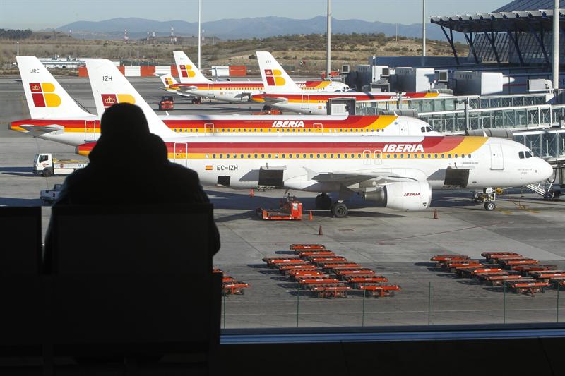 Los paros de los controladores aéreos podrían afectar a 5.300 vuelos Los paros de los controladores aéreos podrían afectar a 5.300 vuelos