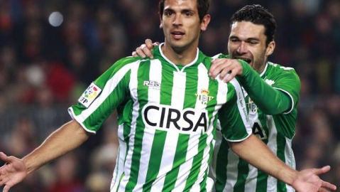Santa Cruz celebra su gol al Barça