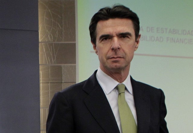 Los ministros de Industria y Agricultura comenzarán las comparecencias en el Congreso Los ministros de Industria y Agricultura comenzarán las comparecencias en el Congreso