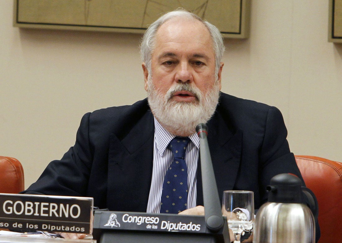 Miguel Arias Cañete: "A mí nunca me han ofrecido un sobre, ni me han pagado en metálico en el PP' Miguel Arias Cañete: "A mí nunca me han ofrecido un sobre, ni me han pagado en metálico en el PP'