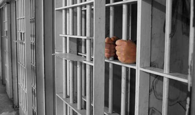 El Constitucional admite a trámite el recurso de la oposición contra la prisión permanente revisable El Constitucional admite a trámite el recurso de la oposición contra la prisión permanente revisable