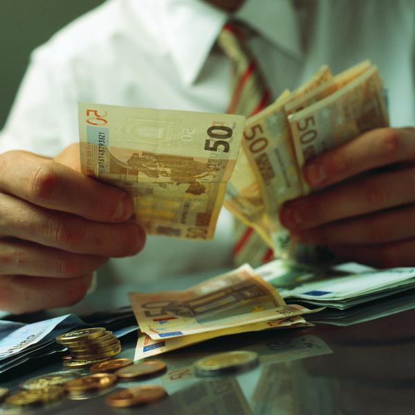 Tertulia: ¿Se acabó pagar en efectivo? Tertulia: ¿Se acabó pagar en efectivo?