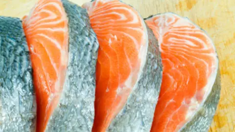 Salmón, pescado azul rico en Omega 3 Salmón, pescado azul rico en Omega 3