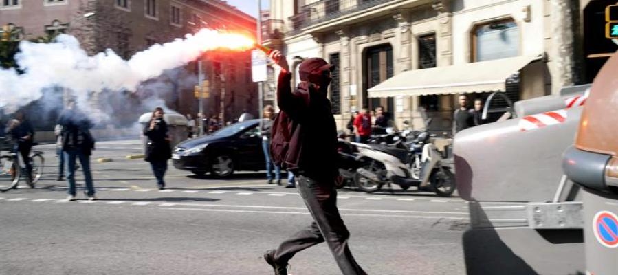 Un hombre con una bengala Un hombre con una bengala