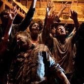 Un grupo de zombis en acción