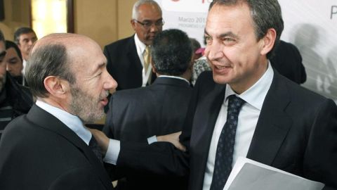 El expresidente del Gobierno Jos&eacute; Luis Rodr&iacute;guez Zapatero junto a Alfredo P&eacute;rez Rubalcaba