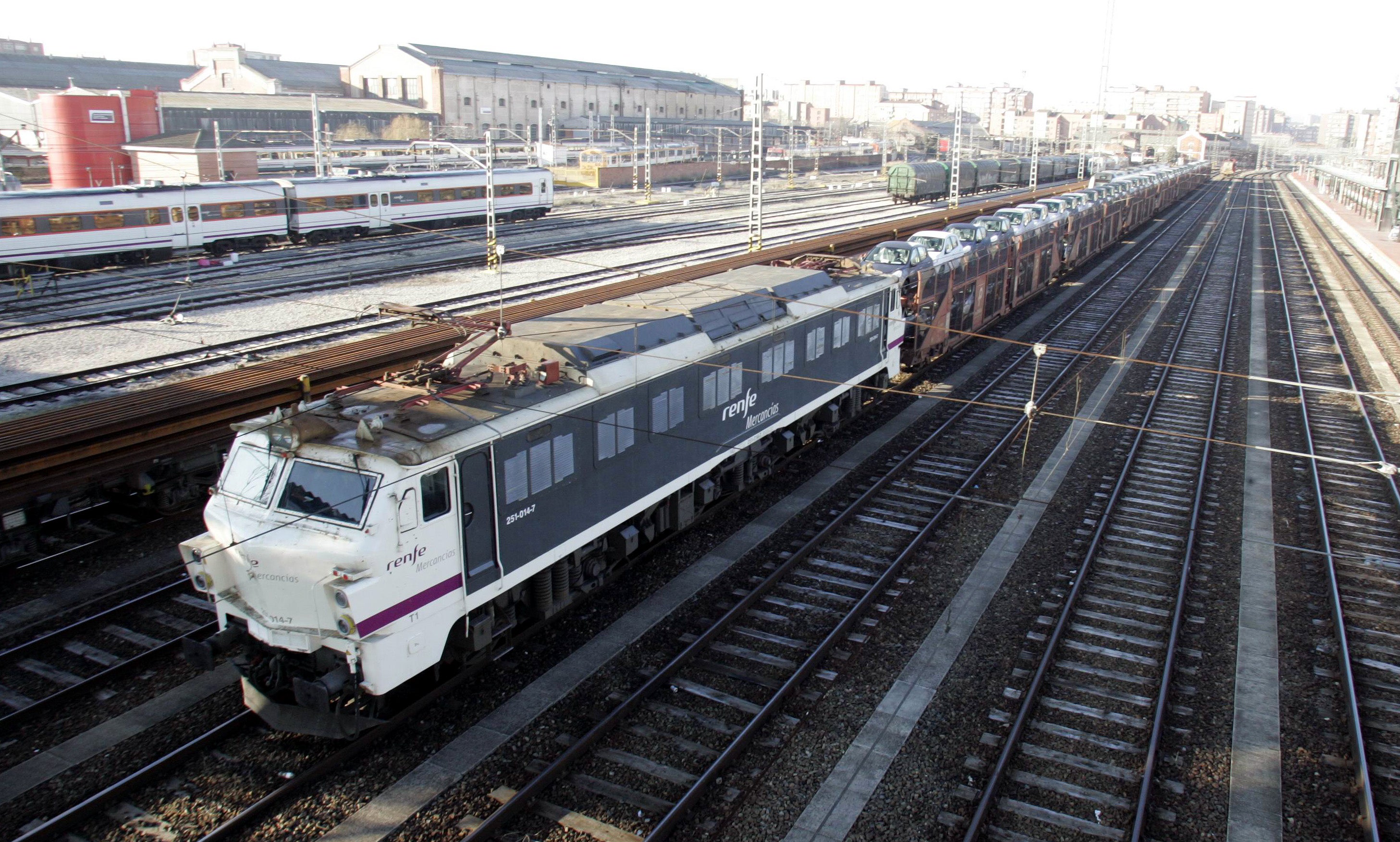 Renfe reforzará las conexiones entre Valladolid y Madrid a partir de otoño Renfe reforzará las conexiones entre Valladolid y Madrid a partir de otoño