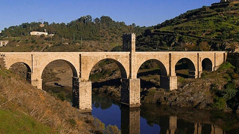 Puente de Alc&aacute;ntara