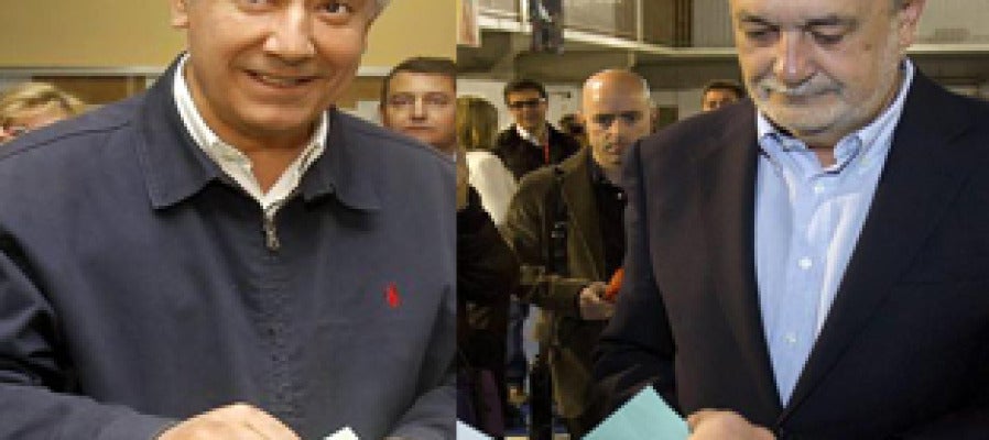 Arenas y Griñán votan en Andalucía Arenas y Griñán votan en Andalucía