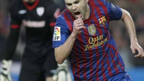 Iniesta ante el Athletic