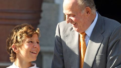 Froil&aacute;n junto a su abuelo el rey