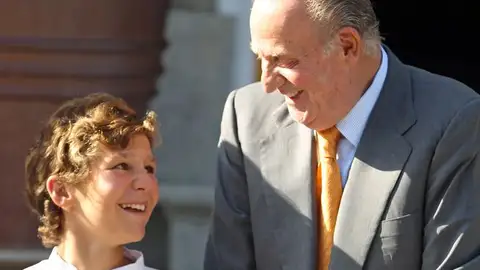 Froilán junto a su abuelo el rey Froilán junto a su abuelo el rey
