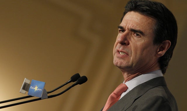 Soria : ‘No puedo asegurar que no vuelva a subir la luz’ Soria : ‘No puedo asegurar que no vuelva a subir la luz’