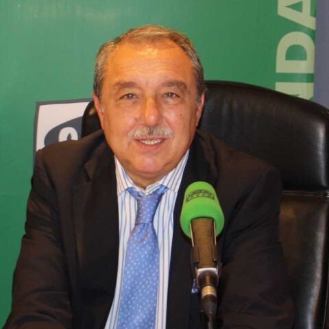 Pedro Javier C&aacute;ceres, presentador de La Divisa