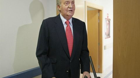 El rey pide perd&oacute;n por su viaje de cacer&iacute;a a Botsuana