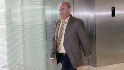 El juez Jos&eacute; Castro a su llegada a los juzgados
